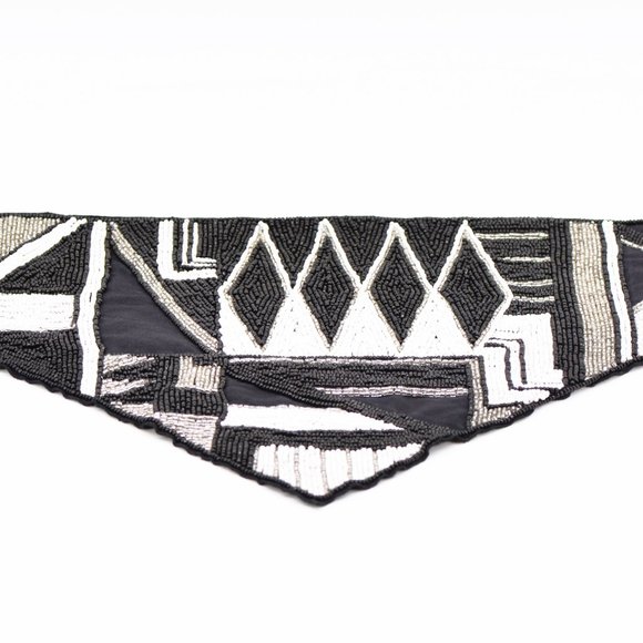 INDIAN SEED BEADS TRIANGLE SCARF - Picture 3 of 3